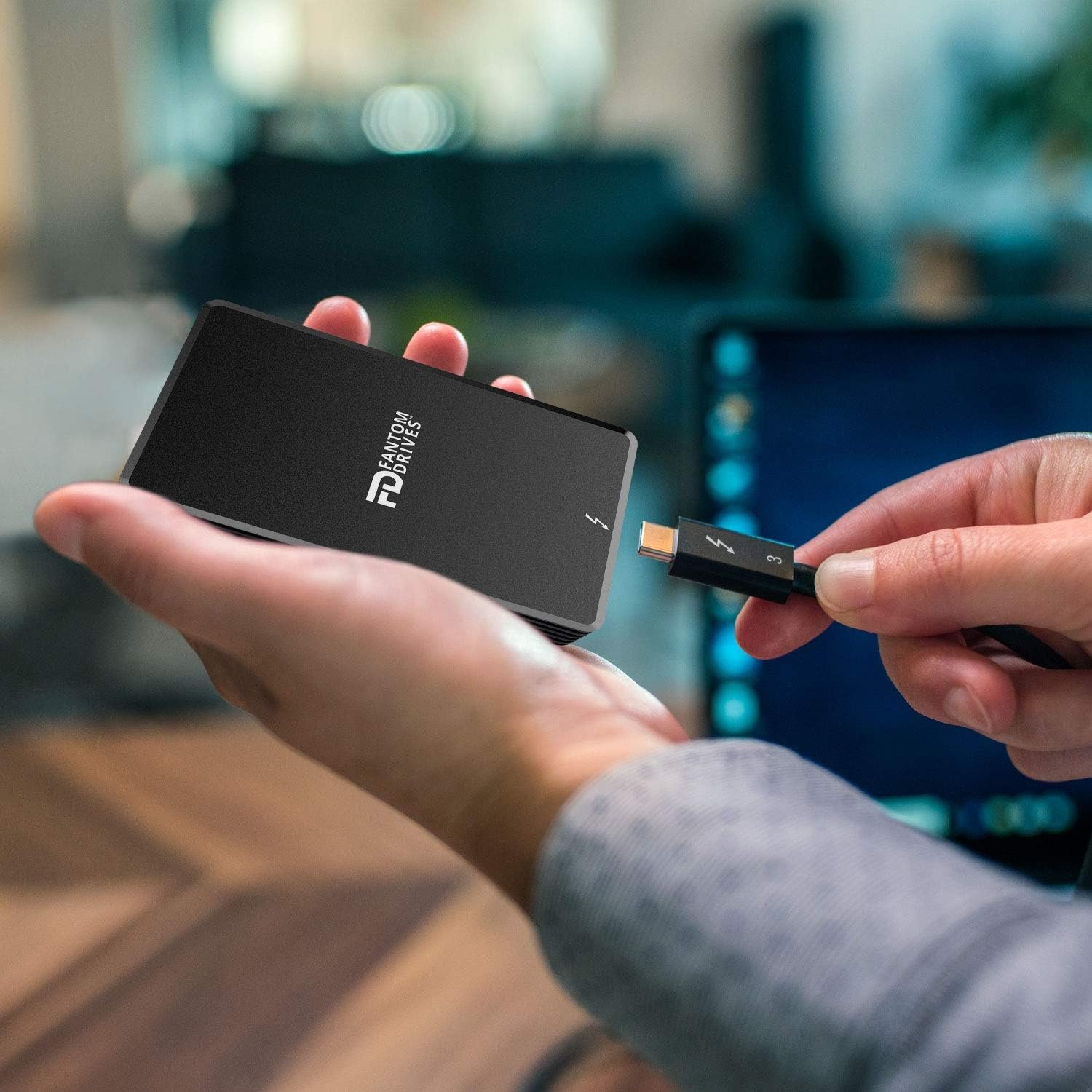 Fantom Drives Extreme 2TB External SSD - 2800MB/s, Thunderbolt 3 and 4, USB Type-C, Aluminum, 3D NAND TLC, TB3X-2300N2TB - Image 5