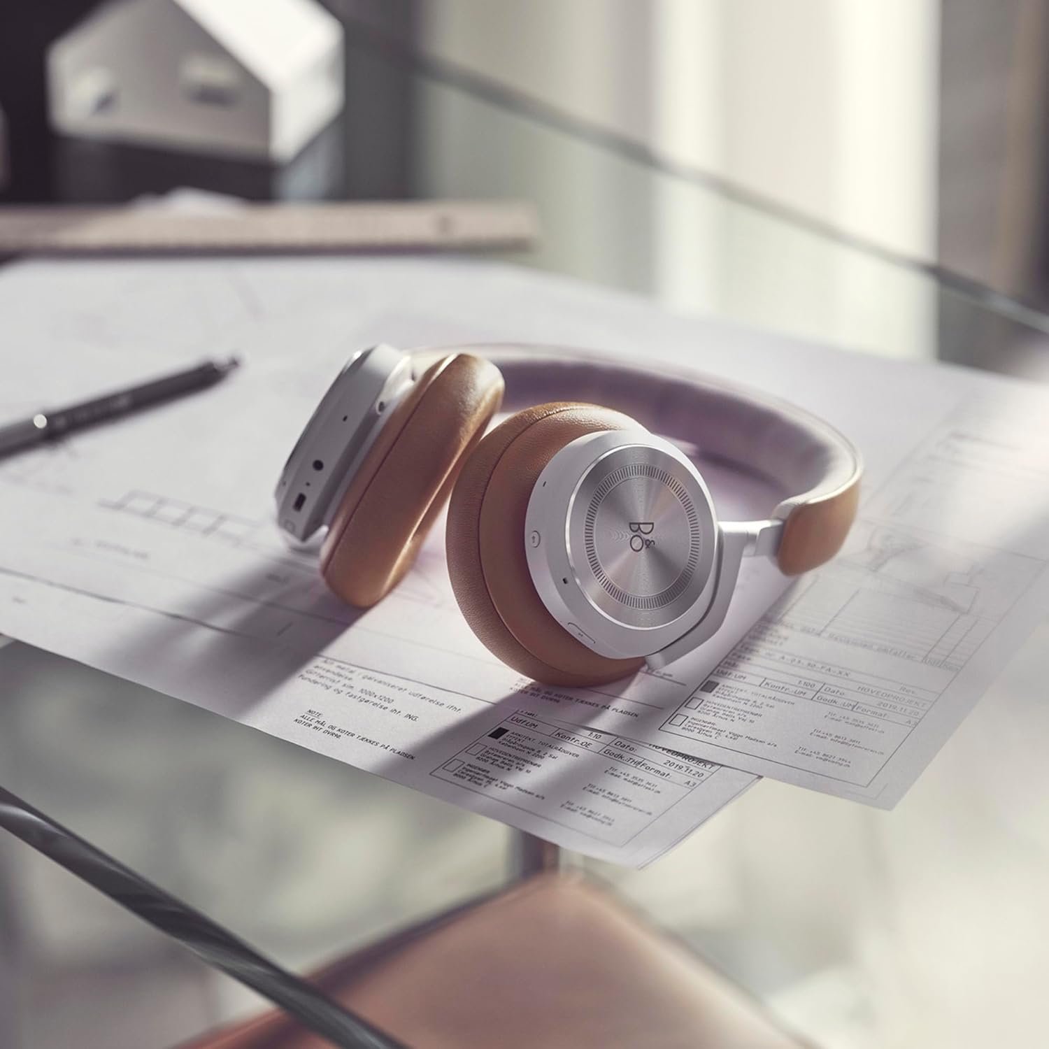 Bang & Olufsen Beoplay HX – Comfortable Wireless ANC Over-Ear Headphones - Timber - Image 7