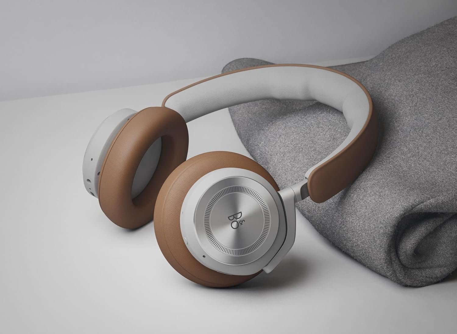 Bang & Olufsen Beoplay HX – Comfortable Wireless ANC Over-Ear Headphones - Timber - Image 12