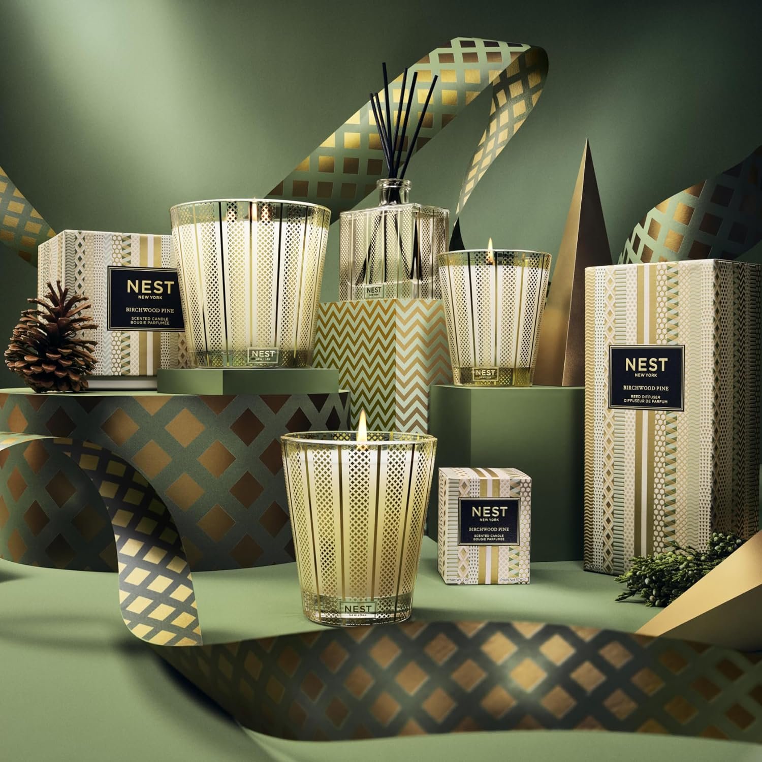 NEST New York Scented Grand Christmas Tree Candle, Birchwood Pine - 77 oz - Up to 175-Hour Burn Time - Reusable Glass Vessel - Image 4