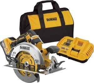 DEWALT 20V MAX XR 7-1/4″ Cordless Circular Saw Kit XR POWERPACK with Battery and Charger Included (DCS590WW1)