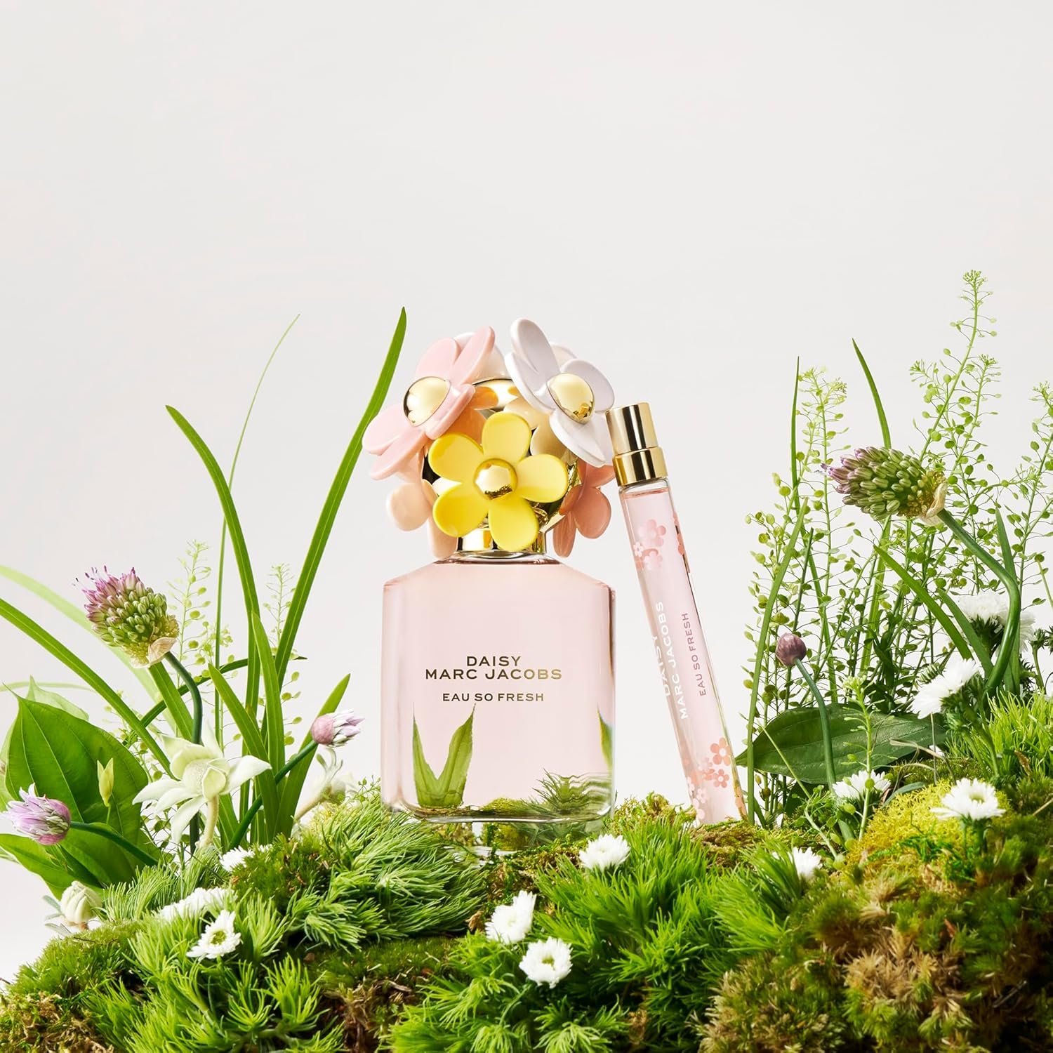 Marc Jacobs Daisy Eau So Fresh Eau de Toilette – Fresh Floral Women's Perfume – With Notes of Raspberry, Wild Rose, Grapefruit & Soft Musks - Image 4