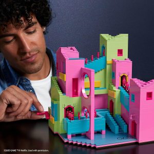 MEGA Squid Game Action Figure Building Toy The Staircase with 1707 Pieces, Motion and Pose...
