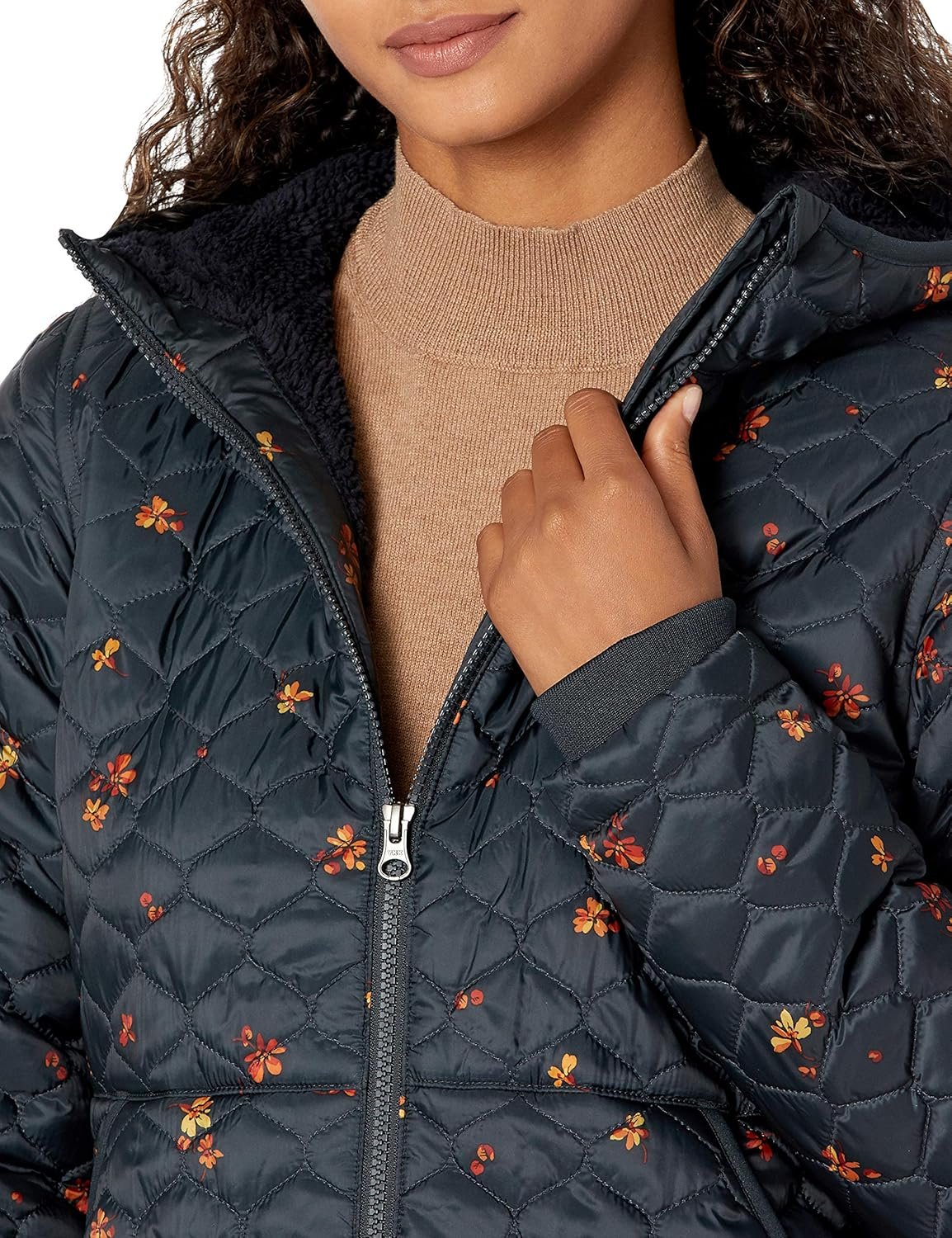 Amazon Essentials womens Lightweight Quilted Full-Zip Water-Resistant Sherpa-Lined Hooded Puffer Jacket - Image 3